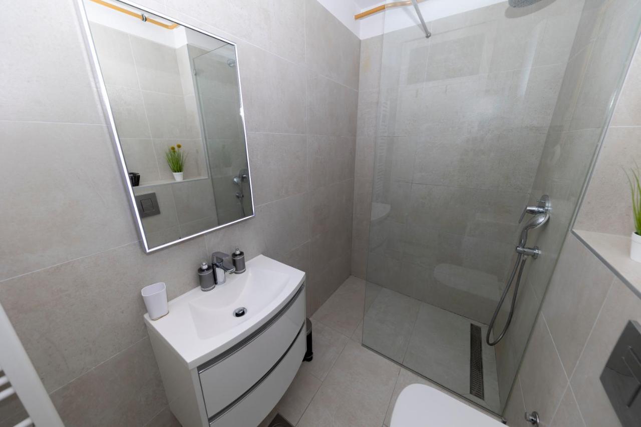 Lusea Apartment Zadar Bagian luar foto